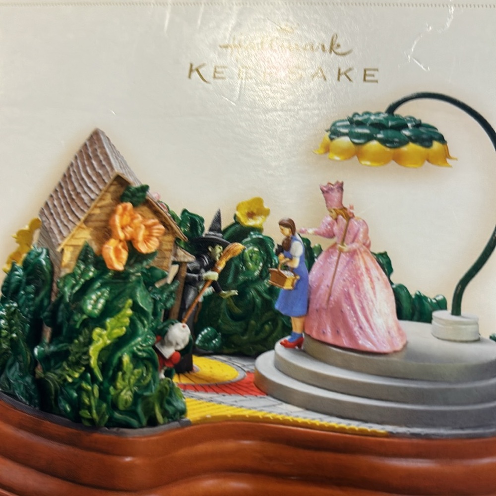 Hallmark keepsake I’ll get you my pre-the Wizard of Oz table decoration - Picture 11 of 13